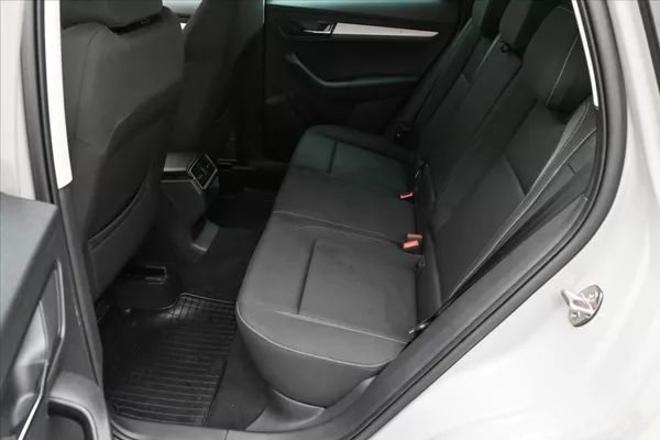 Škoda Karoq 2,0 TDI 85kW DSG Ambition Záru - foto 14