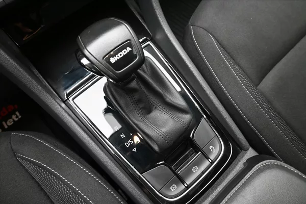 Škoda Karoq 2,0 TDI 85kW DSG Ambition Záru - foto 22