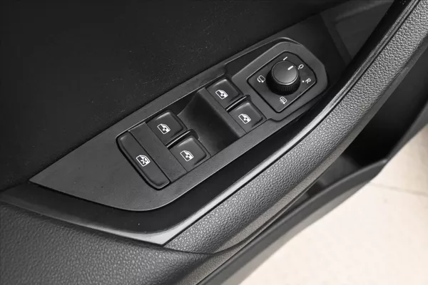 Škoda Karoq 2,0 TDI 85kW DSG Ambition Záru - foto 25
