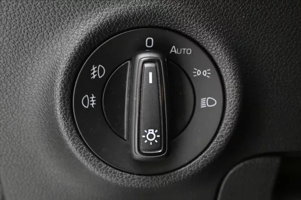 Škoda Karoq 2,0 TDI 85kW DSG Ambition Záru - foto 26
