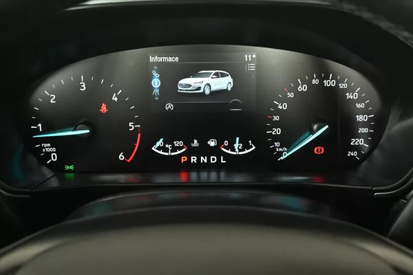 Ford Focus 1,5 EcoBlue 88 kW AT/8 Titaniu - foto 13