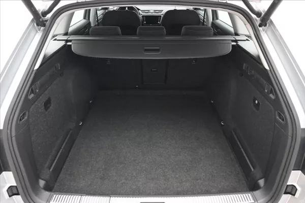 Škoda Superb 2,0 TDI 110 kW DSG Style Záruk - foto 10