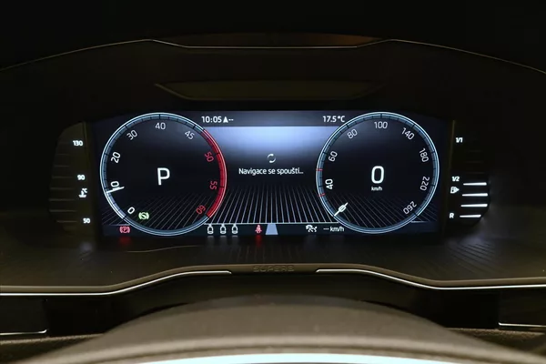 Škoda Superb 2,0 TDI 110 kW DSG Style Záruk - foto 16