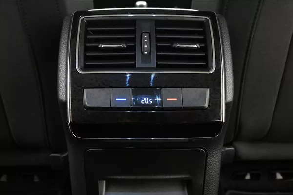 Škoda Superb 2,0 TDI 110 kW DSG Style Záruk - foto 22