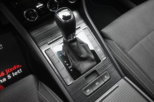 Škoda Superb 2,0 TDI 110 kW DSG Style Záruk - foto 23