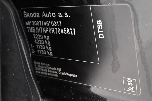 Škoda Superb 2,0 TDI 110 kW DSG Style Záruk - foto 12