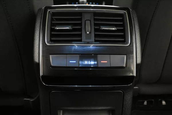 Škoda Superb 2,0 TDI 110 kW DSG Style Záruk - foto 22