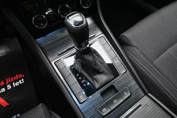 Škoda Superb 2,0 TDI 110 kW DSG Style Záruk - foto 23