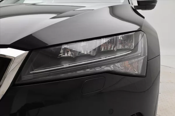 Škoda Superb 2,0 TDI 110 kW DSG Style Záruk - foto 29