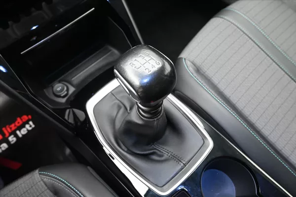 Peugeot 2008 1,5 BlueHDi 81 kW Allure Záruk - foto 21