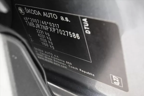 Škoda Superb 2,0 TDI 147 kW DSG Style Záruk - foto 12
