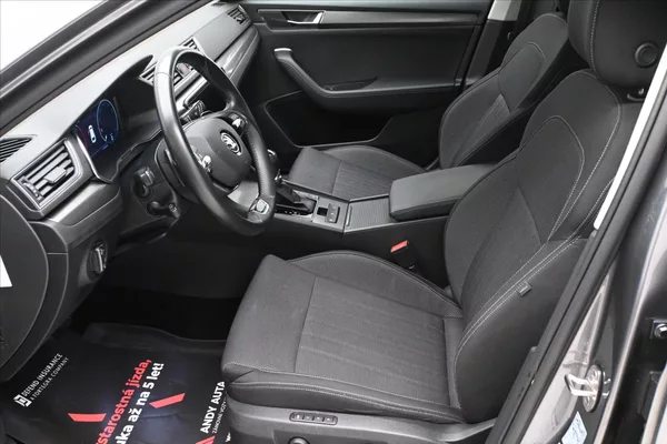 Škoda Superb 2,0 TDI 147 kW DSG Style Záruk - foto 13