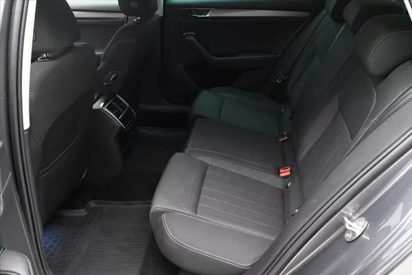 Škoda Superb 2,0 TDI 147 kW DSG Style Záruk - foto 14