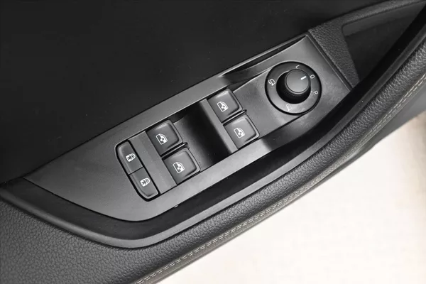 Škoda Superb 2,0 TDI 147 kW DSG Style Záruk - foto 25
