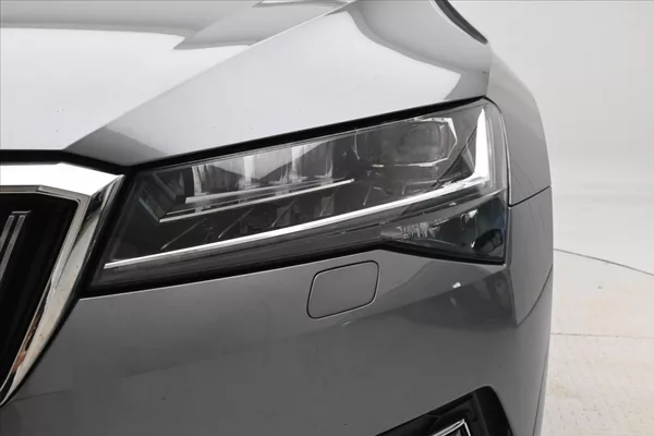 Škoda Superb 2,0 TDI 147 kW DSG Style Záruk - foto 30
