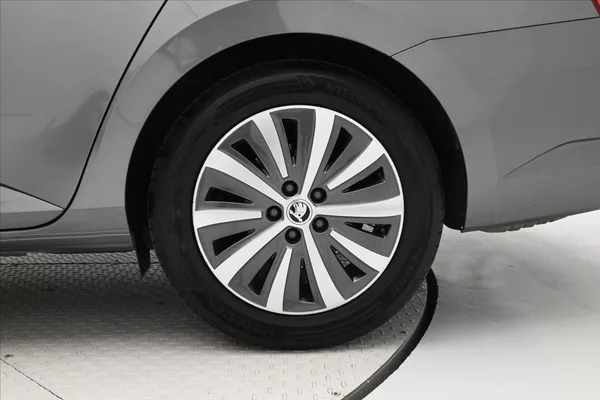 Škoda Superb 2,0 TDI 147 kW DSG Style Záruk - foto 32