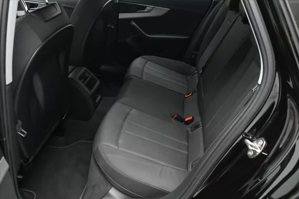 Audi A4 2,0 40TDI 150kW S-Tronic Záruk - foto 14