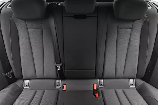 Audi A4 2,0 40TDI 150kW S-Tronic Záruk - foto 29