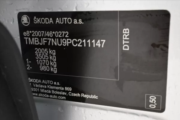 Škoda Karoq 2,0 TDI 85kW Ambition DSG Záru - foto 12