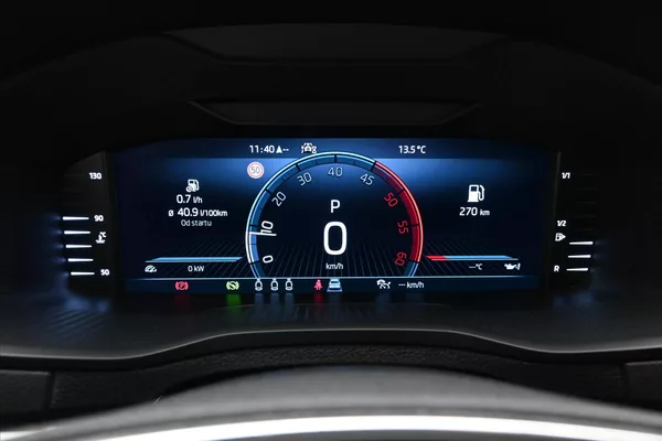 Škoda Karoq 2,0 TDI 85kW Ambition DSG Záru - foto 16