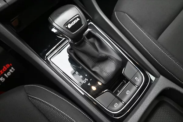 Škoda Karoq 2,0 TDI 85kW Ambition DSG Záru - foto 22