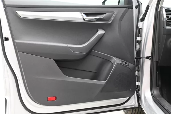 Škoda Karoq 2,0 TDI 85kW Ambition DSG Záru - foto 24