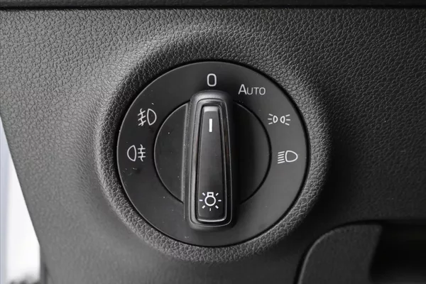 Škoda Karoq 2,0 TDI 85kW Ambition DSG Záru - foto 26