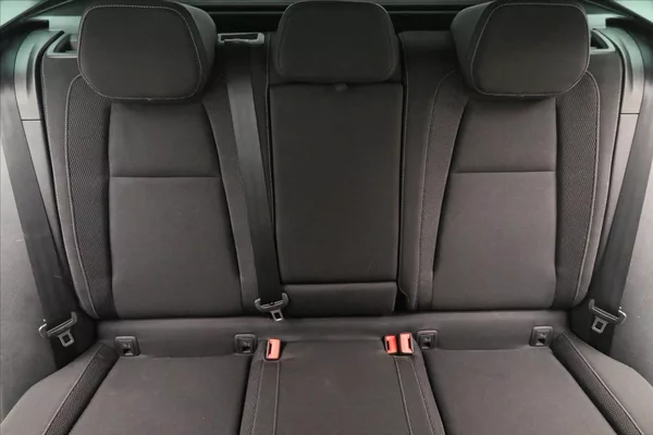 Škoda Karoq 2,0 TDI 85kW Ambition DSG Záru - foto 28