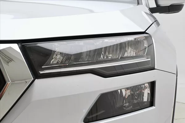 Škoda Karoq 2,0 TDI 85kW Ambition DSG Záru - foto 29