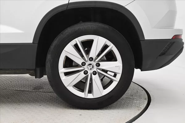 Škoda Karoq 2,0 TDI 85kW Ambition DSG Záru - foto 31