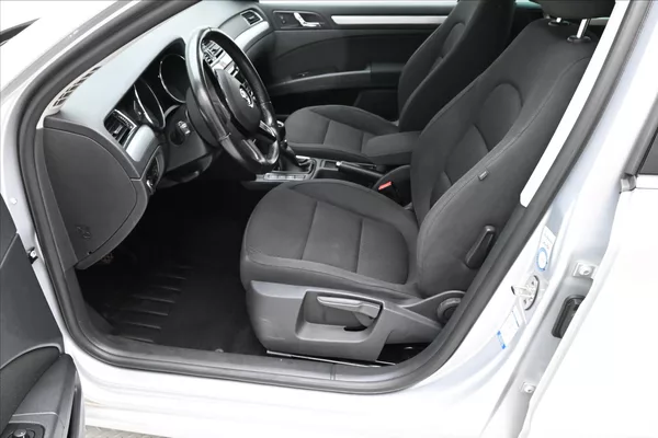 Škoda Superb 2,0 TDI 103 kW Ambition Servis - foto 13