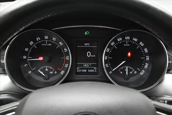 Škoda Superb 2,0 TDI 103 kW Ambition Servis - foto 16