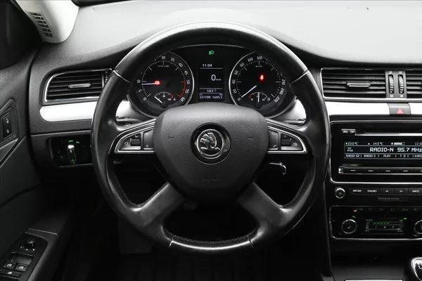 Škoda Superb 2,0 TDI 103 kW Ambition Servis - foto 18
