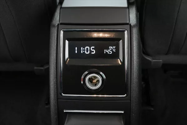 Škoda Superb 2,0 TDI 103 kW Ambition Servis - foto 21