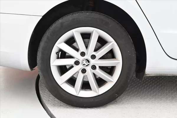 Škoda Superb 2,0 TDI 103 kW Ambition Servis - foto 27