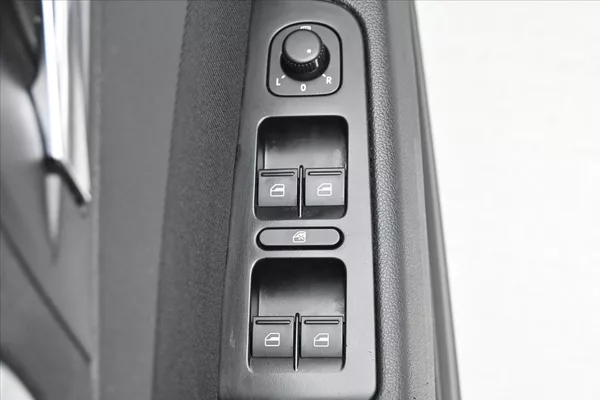 Škoda Superb 2,0 TDI 103 kW Ambition Servis - foto 28