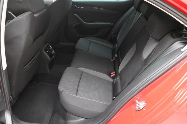Škoda Octavia 2,0 TDI 110kW DSG Ambition Zár - foto 14