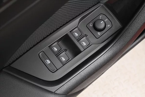 Škoda Octavia 2,0 TDI 110kW DSG Ambition Zár - foto 24