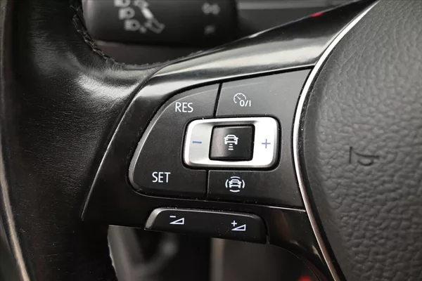 Volkswagen Touran 2,0 TDI 110 KW TAŽNÉ LED Záruk - foto 23