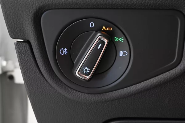 Volkswagen Touran 2,0 TDI 110 KW TAŽNÉ LED Záruk - foto 26