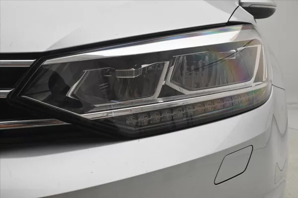 Volkswagen Touran 2,0 TDI 110kW DSG Záruka až 5 - foto 28
