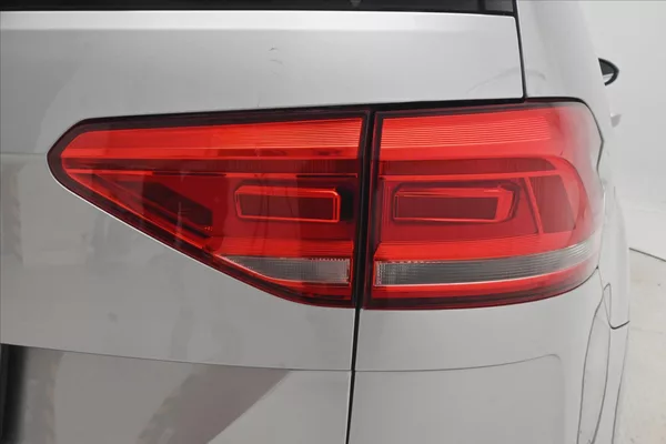 Volkswagen Touran 2,0 TDI 110kW DSG Záruka až 5 - foto 29