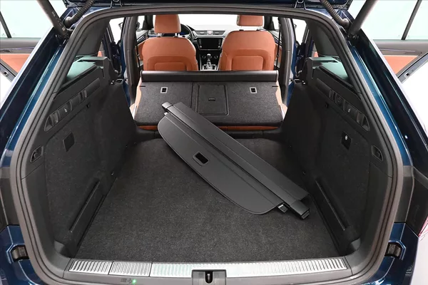 Škoda Superb 2,0 TSI 206kW L&K DSG 4x4 Záru - foto 11