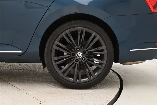 Škoda Superb 2,0 TSI 206kW L&K DSG 4x4 Záru - foto 32
