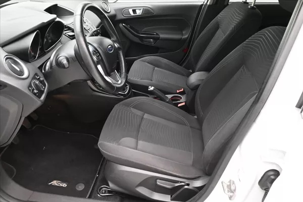 Ford Fiesta 1,0 EcoBoost 74 kW Titanium - foto 13