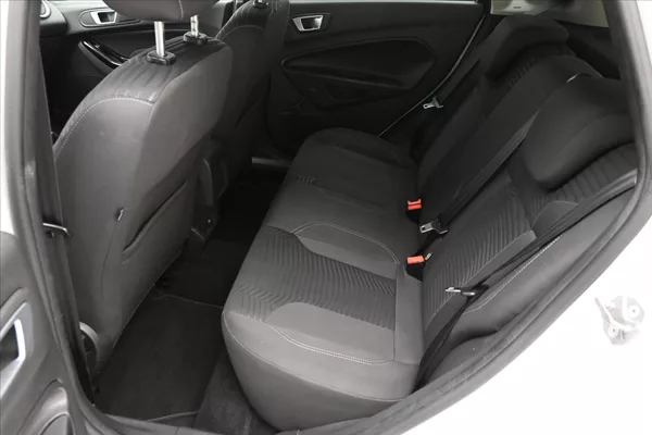 Ford Fiesta 1,0 EcoBoost 74 kW Titanium - foto 14