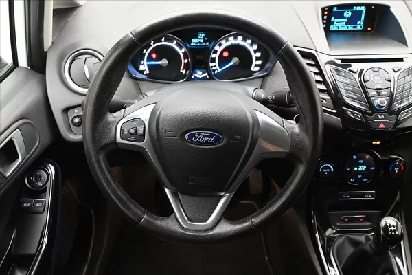 Ford Fiesta 1,0 EcoBoost 74 kW Titanium - foto 18
