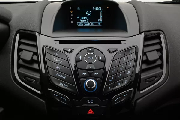 Ford Fiesta 1,0 EcoBoost 74 kW Titanium - foto 19