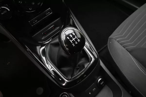 Ford Fiesta 1,0 EcoBoost 74 kW Titanium - foto 21