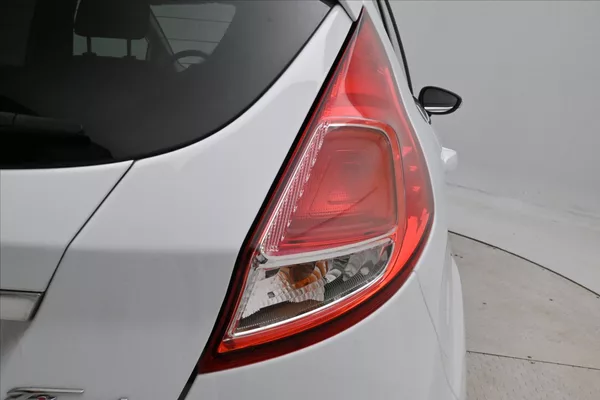 Ford Fiesta 1,0 EcoBoost 74 kW Titanium - foto 27
